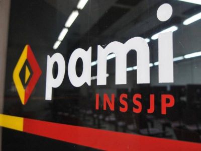 M�dicos y jubilados confluyeron en una jornada de denuncia al sistema �perverso e indiferente�