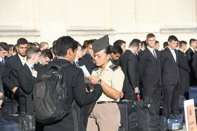 Educaci�n: docentes de institutos del ej�rcito cobran 40% menos que otros profesores
