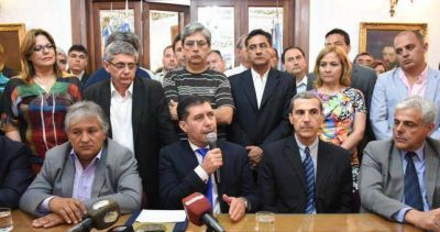 La Rioja apunt� a Naci�n por no enviarle fondos y neg� el bono de fin de a�o