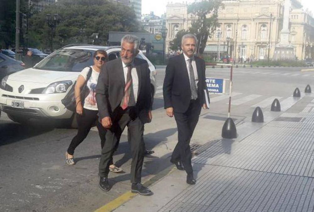 Rodr�guez Sa� se reuni� con el presidente de la Corte Suprema por la deuda de la Naci�n