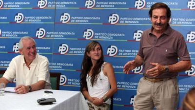 El PD enfrenta a Cornejo y opina que aumentar los jueces de la Corte 