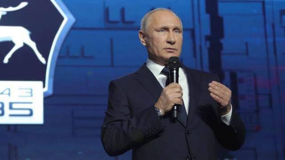 Putin se apega al Kremlin: ser candidato a la reeleccin