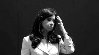 El juez Claudio Bonadio dict� el procesamiento con prisi�n preventiva de Cristina Elisabet Kirchner
