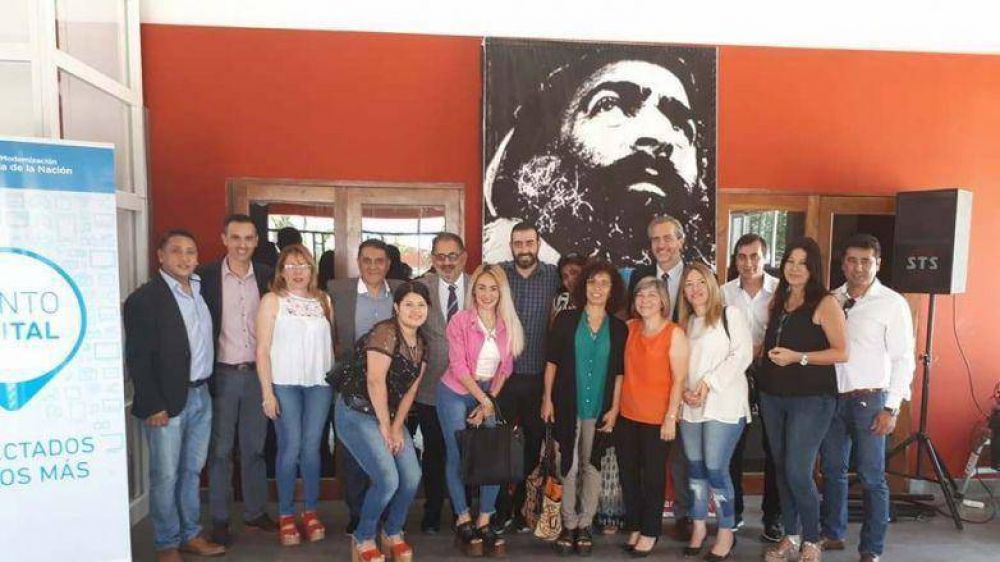 EL INTENDENTE �CHULI� JORGE� INAUGUR� EL 2� PUNTO DIGITAL