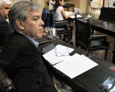  El senador Gonz�lez preocupado por las finanzas y el endeudamiento de Salta