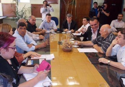 Hay acuerdo: bono de 6 mil y 3% de aumento
