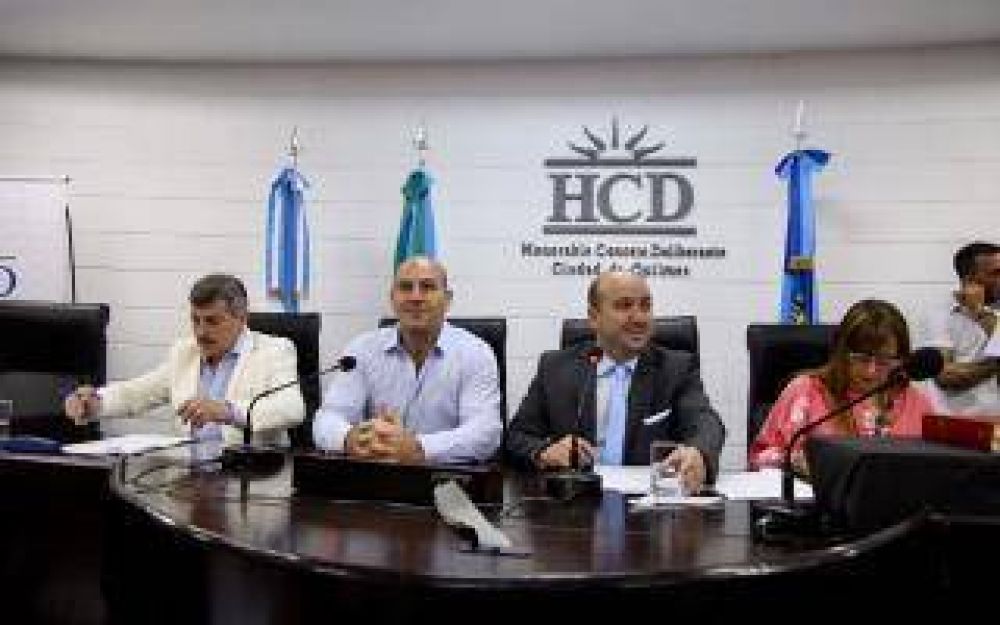 Juraron los concejales electos de Quilmes: Martiniano Molina particip� de la sesi�n