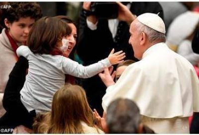 El Papa: El �rbol y el Pesebre hacen m�s visible la experiencia del nacimiento de Jes�s