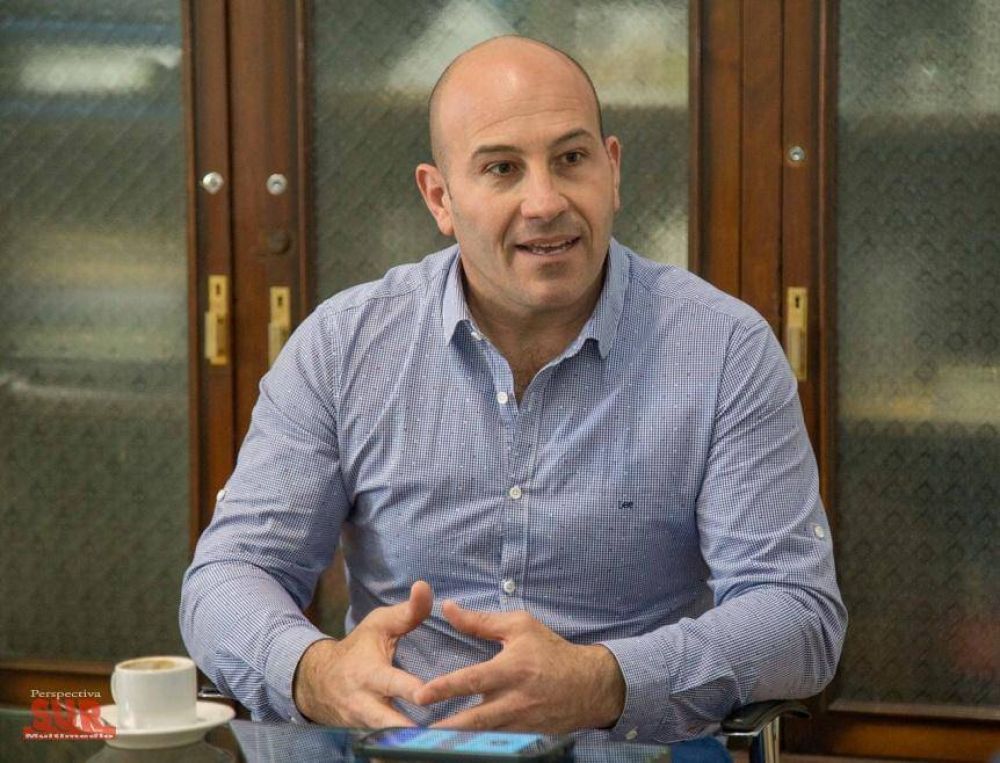 Molina eliminar� cinco secretar�as y reducir� un 30% los cargos pol�ticos del Municipio