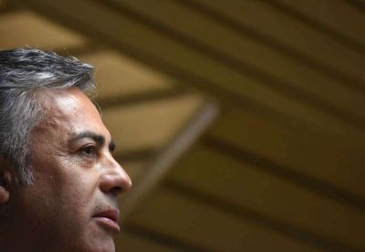 Otro proyecto enfrenta a Cornejo y la Corte