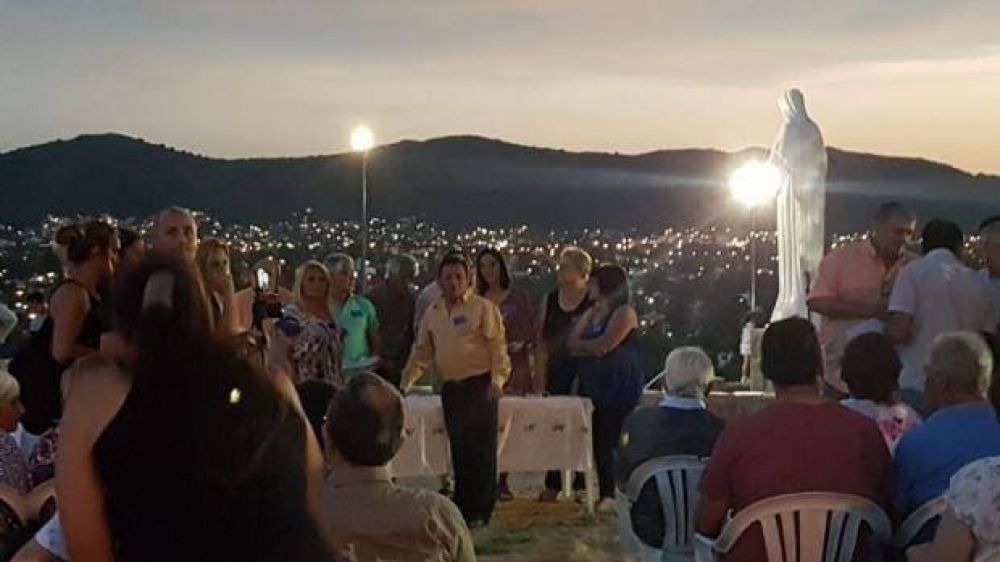 Avil�s inaugur� el circuito religioso de Carlos Paz
