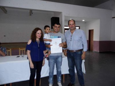 Olivera encabez� acto de entrega y firma de escrituras en Tordillo