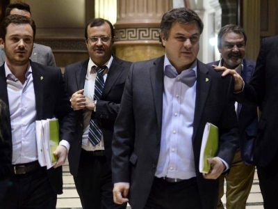 Collar de sand�as: Para sac�rselo de encima, L�pez Medrano ser� candidato a intendente de San Mart�n