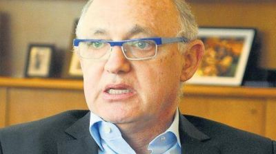 Ex canciller Timerman: �Me golpea doblemente por ser jud�o�