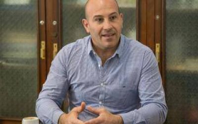 Ajuste en la pol�tica: Molina reducir� un 30% los cargos pol�ticos en Quilmes