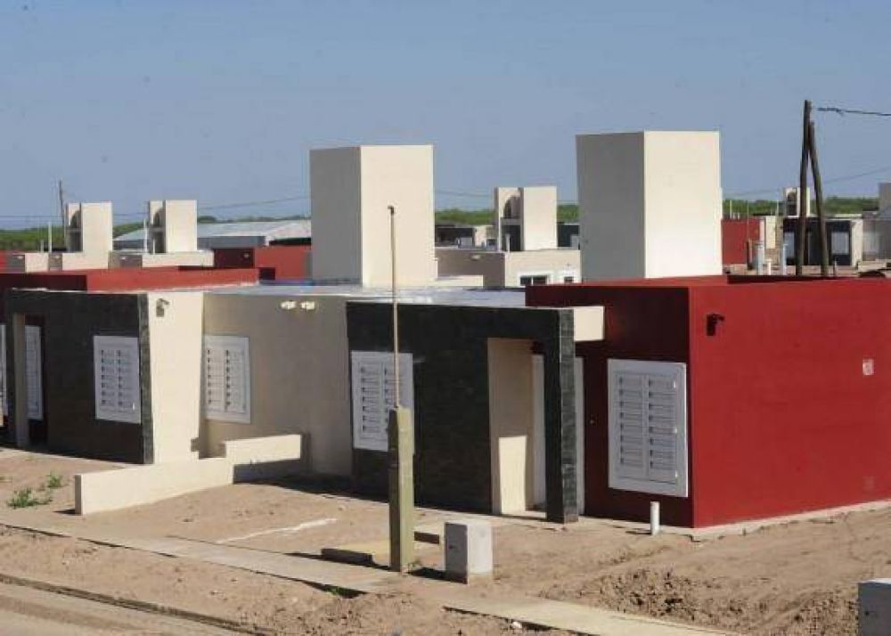 Comenz� la regularizaci�n de titularidad de las viviendas sociales