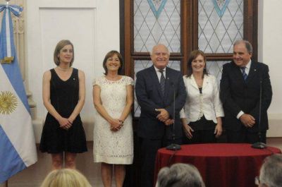 Juraron los nuevos ministros del gabinete santafesino