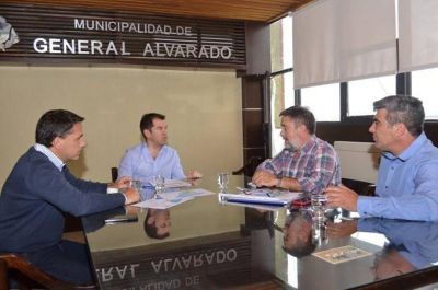 Di Cesare firm� convenio con la Autoridad del Agua Provincial