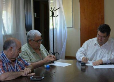 El intendente Nedela firm� un convenio con ATE Berisso por el pago de retenciones gremiales