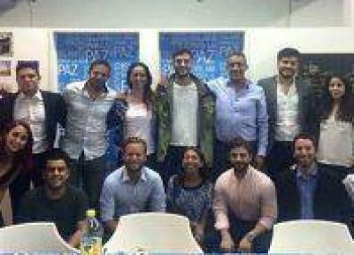J�venes musulmanes y jud�os se reunieron con el Subsecretario Nacional de Juventud