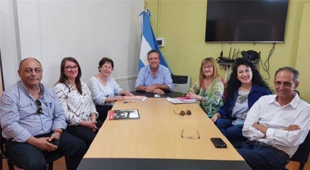 Denuncian irregularidades en nombramientos y persecuci�n sindical en la UNViMe