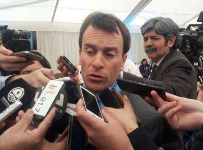 Finalmente los funcionarios y legisladores no cobrar�n el bono de $7.000