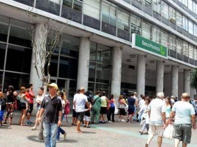 Trabajadores del Provincia parar�n de votarse proyecto de la Gobernadora