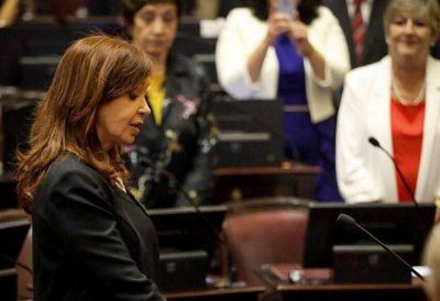 Cristina Fern�ndez contra la reforma previsional: �El Gobierno ahora cumple...pero con el FMI�