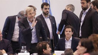 En un clima de tensi�n, el oficialismo adelanta la reforma previsional