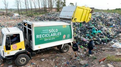 El Ejecutivo decidi� trasladar a los municipales que trabajaban en el basural