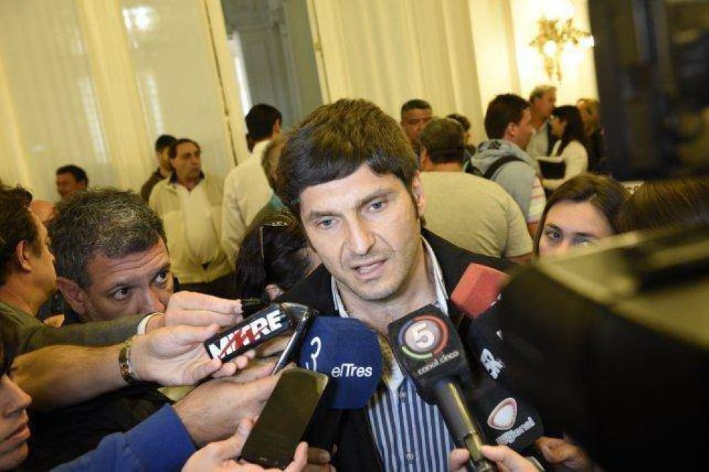Pullaro propone desarrollar desde Santa Fe un prototipo de taxi seguro para todo el pa�s