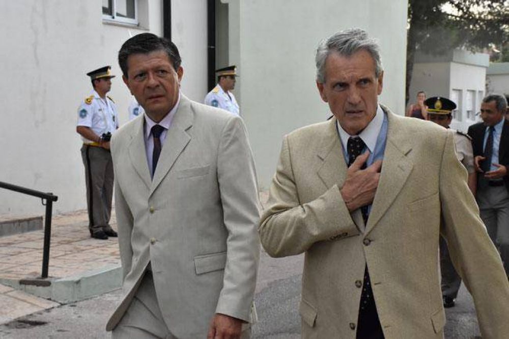 Venta ambulante: Altolaguirre qued� mal parado