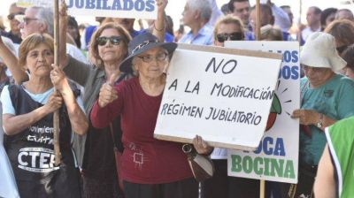 Reforma Previsional: CTA protestó “contra el saqueo a los jubilados”