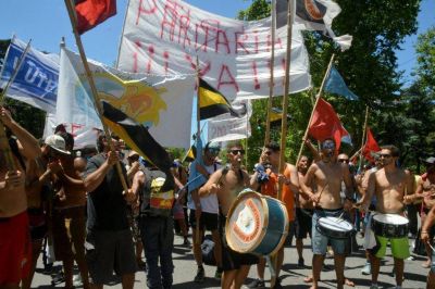 Guardavidas sin acuerdo: reclaman que el municipio les d� una respuesta