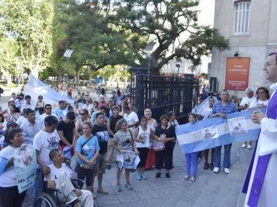 El Obispo Gabriel Mestre los sigue acompa�ando y abrazando desde la fe