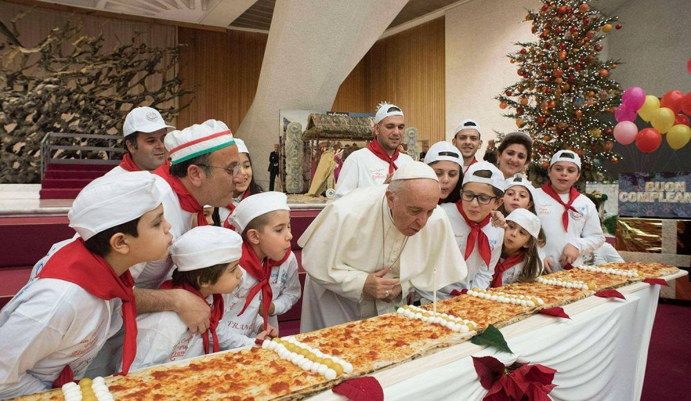Francisco celebra sus 81 aos con nios asistidos en una clnica vaticana