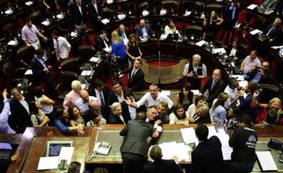 El arzobispo de Rosario pidi� di�logo para resolver el tema de los jubilados