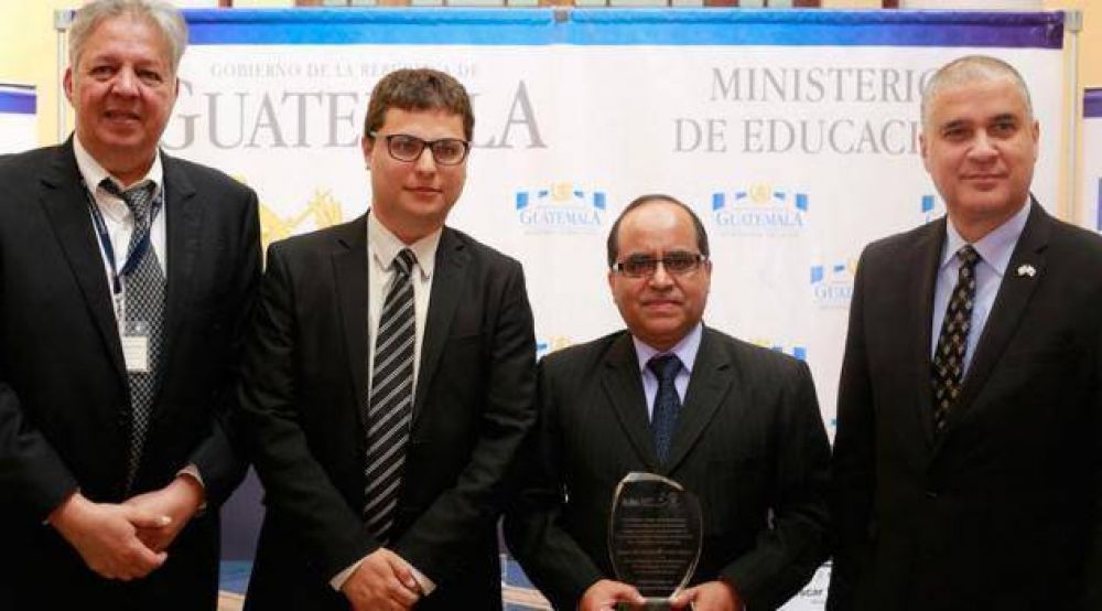 Guatemala: El Congreso Judo Latinoamericano premi al Ministro de Educacin Dr. Oscar Hugo Lpez