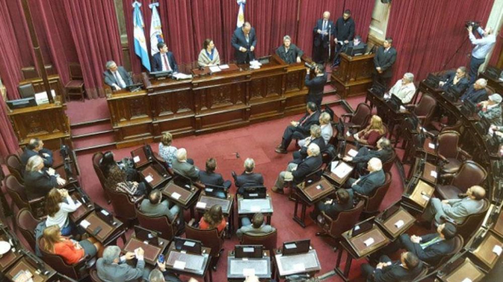 El Senado controlar� el presentismo y que sus empleados trabajen ocho horas diarias