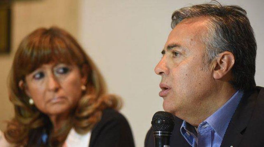 Cornejo apoy� la reforma y acus� a los cr�ticos de 
