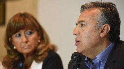 Cornejo apoy� la reforma y acus� a los cr�ticos de 