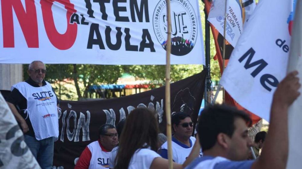 Cornejo justific� el pedido de fallo en plenario por el �tem Aula