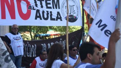 Cornejo justific� el pedido de fallo en plenario por el �tem Aula