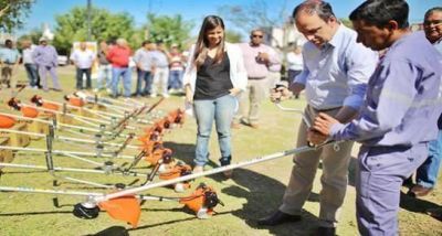 El Municipio refuerza equipamiento para mantener playas y parques