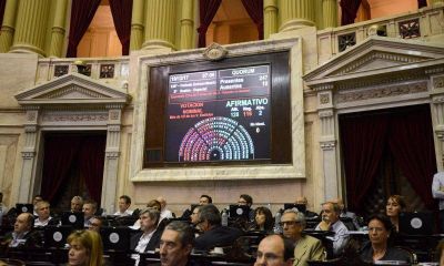 Con represi�n afuera y el apoyo del PJ adentro, el ajuste jubilatorio es ley