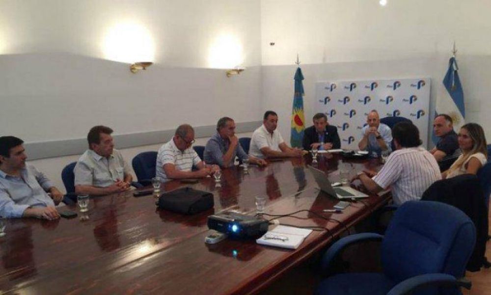 Comerciantes llevaron sus reclamos al Intendente para defender las ventas de fin de a�o