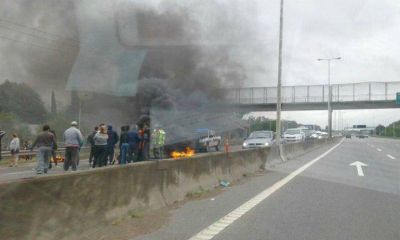 Vecinos cortaron la Panamericana en reclamo por falta de luz