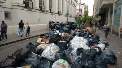 La basura se acumula en las calles de Córdoba por la falta de recolección