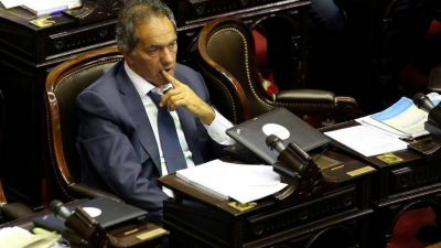 El gran ausente: Scioli jug� para el Gobierno y no vot� la reforma previsional