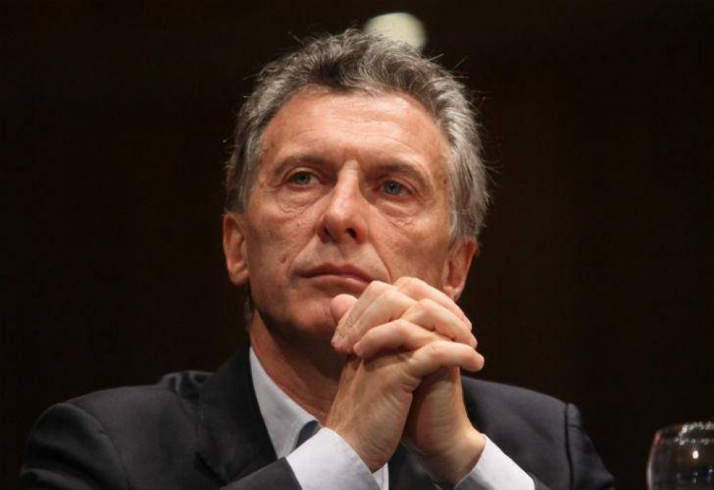 Macri firm el decreto del bono compensatorio